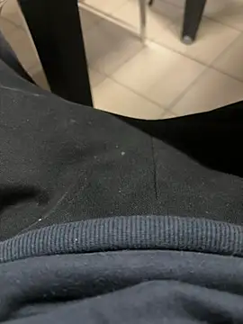 Snapshot of daubine46 chatting on March 24, 2:22 pm daubine46 online show from March 24, 2:22 pm