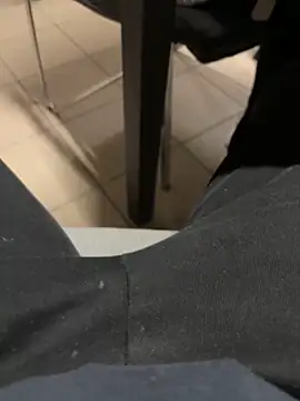 Snapshot of daubine46 chatting on March 27, 5:57 am daubine46 online show from March 27, 5:57 am