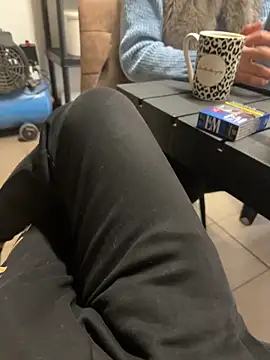 Snapshot of daubine46 chatting on March 31, 2:06 pm daubine46 online show from March 31, 2:06 pm