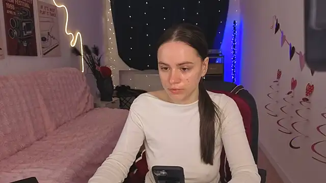 Emillias online show from February 20, 8:16 am