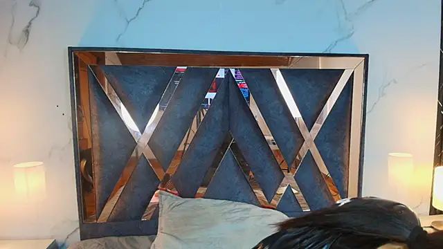 AuroraDiaz online show from March 25, 12:00 pm