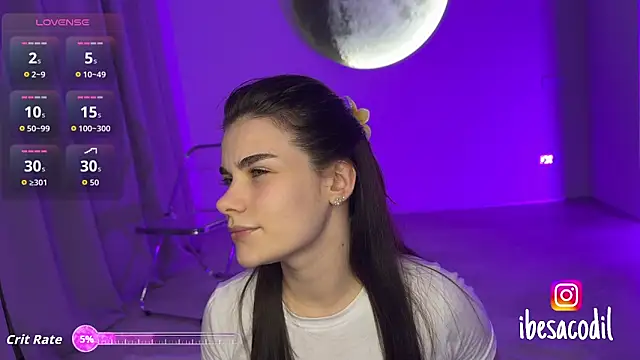 Snapshot of adriana_allien chatting on December 18, 9:21 pm adriana allien online show from December 18, 9:21 pm