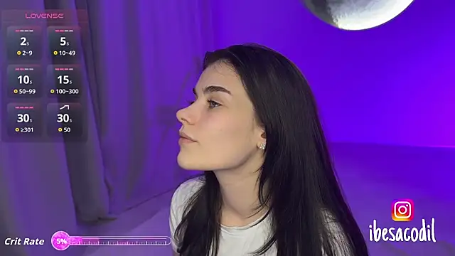 Snapshot of adriana_allien chatting on February 13, 9:44 pm adriana allien online show from February 13, 9:44 pm