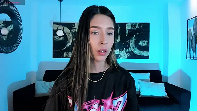 Snapshot of TaraLawrence chatting on September 24, 3:43 am TaraLawrence online show from September 24, 3:43 am