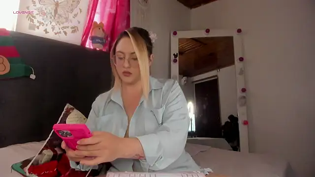 miss julietaa online show from November 12, 3:23 pm