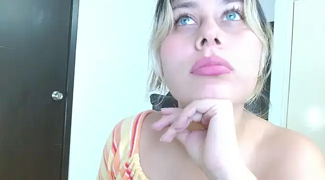 Snapshot of pamela_fox03 chatting on February 22, 9:37 pm pamela fox03 online show from February 22, 9:37 pm