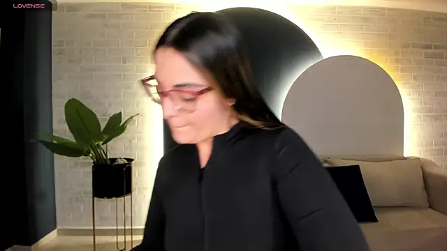 AllisonRogersX online show from May 5, 10:45 am