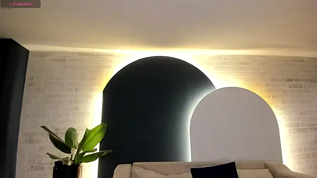 AllisonRogersX online show from May 7, 11:15 am