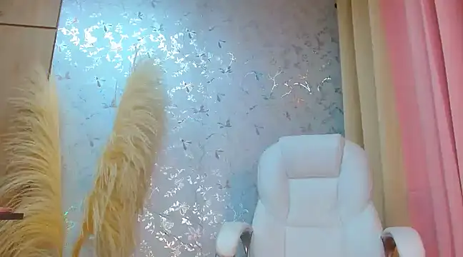 talianaprada online show from December 8, 3:53 am