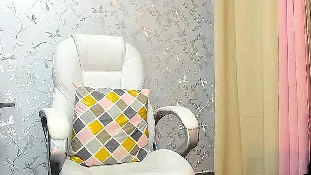 talianaprada online show from December 23, 9:38 am