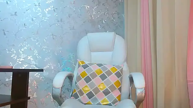 talianaprada online show from January 3, 2:10 am