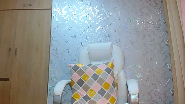 talianaprada online show from January 10, 1:32 am