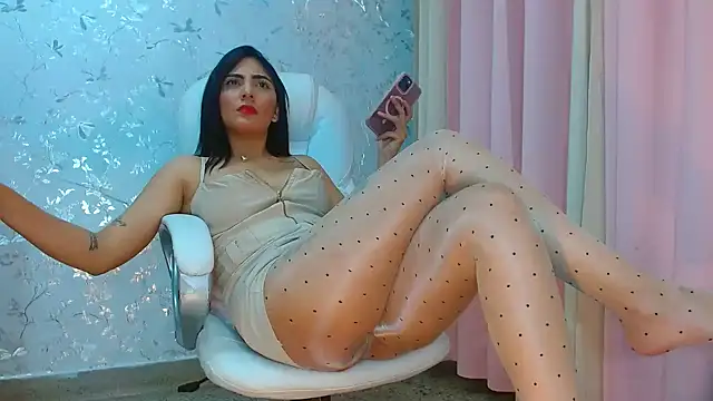 talianaprada online show from January 15, 4:36 am