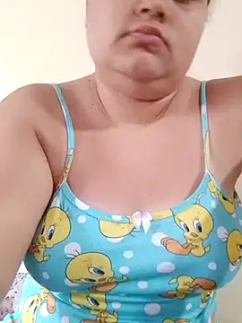 Snapshot of Kiara_Anjo22 chatting on December 22, 1:33 pm Kiara Anjo22 online show from December 22, 1:33 pm