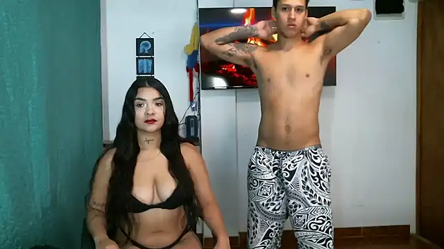 Snapshot of JacobandChloee chatting on February 7, 10:24 pm JacobandChloee online show from February 7, 10:24 pm