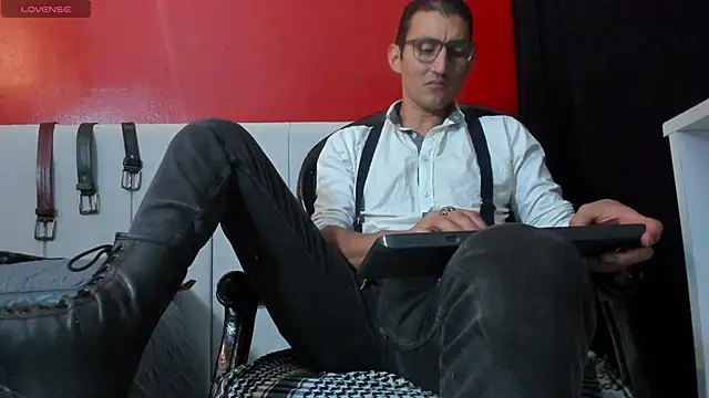 Snapshot of enzopratt chatting on March 15, 3:29 am enzopratt online show from March 15, 3:29 am