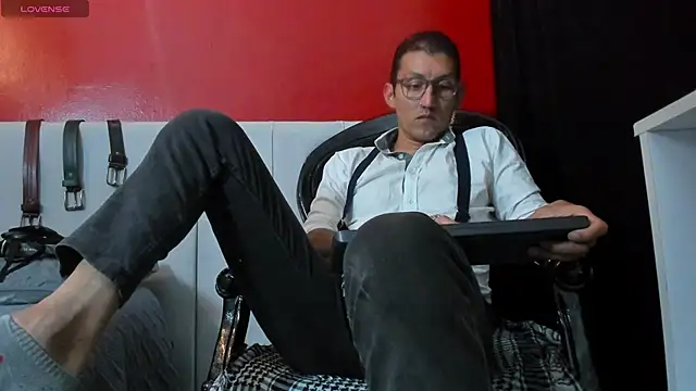 Snapshot of enzopratt chatting on March 15, 6:36 am enzopratt online show from March 15, 6:36 am