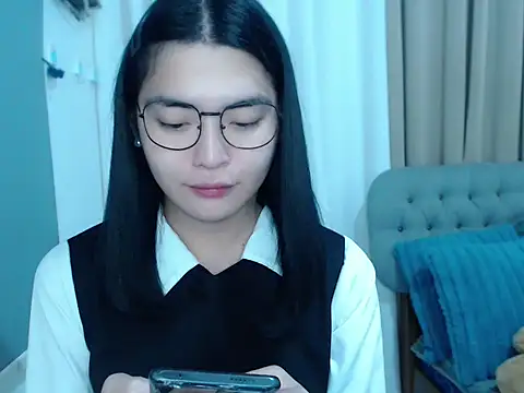 Snapshot of zhaviahale21 chatting on October 12, 3:27 am zhaviahale21 online show from October 12, 3:27 am