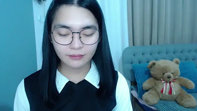 Snapshot of zhaviahale21 chatting on October 15, 3:17 am zhaviahale21 online show from October 15, 3:17 am
