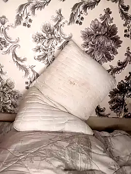 Snapshot of DickDiva1 chatting on February 11, 9:03 pm DickDiva1 online show from February 11, 9:03 pm