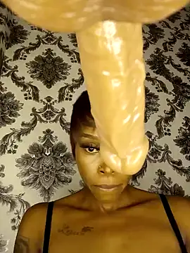 Snapshot of DickDiva1 chatting on February 18, 3:42 am DickDiva1 online show from February 18, 3:42 am