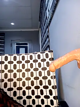 Snapshot of DickDiva1 chatting on February 20, 10:59 pm DickDiva1 online show from February 20, 10:59 pm