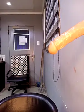 Snapshot of DickDiva1 chatting on March 16, 4:20 am DickDiva1 online show from March 16, 4:20 am