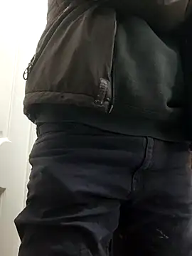 Snapshot of Xxxasrty chatting on January 7, 3:42 am Xxxasrty online show from January 7, 3:42 am