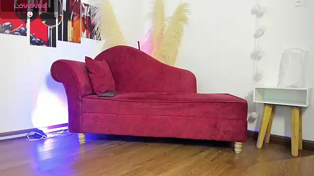 Snapshot of emma_sexxy chatting on February 13, 10:44 am emma sexxy online show from February 13, 10:44 am