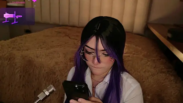 Megan mooree  online show from October 22, 1:44 pm