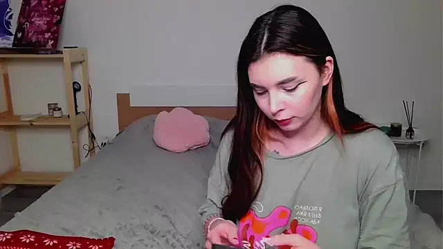 Snapshot of peaachybabe__ chatting on March 13, 11:27 pm peaachybabe online show from March 13, 11:27 pm