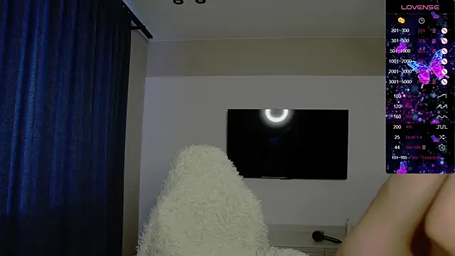 Snapshot of Holly_Molii chatting on December 22, 4:09 am Holly Molii online show from December 22, 4:09 am