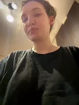 Snapshot of Holly_Molii chatting on January 9, 1:14 pm Holly Molii online show from January 9, 1:14 pm