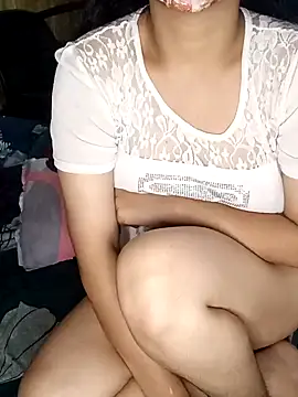 Snapshot of yourtamilcouple chatting on December 13, 10:08 am yourtamilcouple online show from December 13, 10:08 am