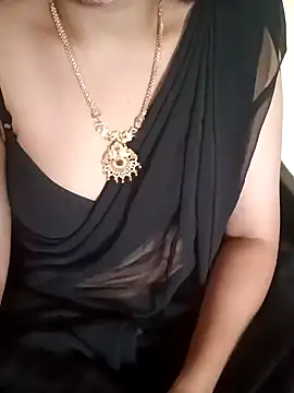 Snapshot of yourtamilcouple chatting on December 14, 9:29 am yourtamilcouple online show from December 14, 9:29 am