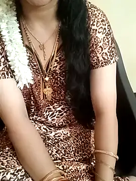 Snapshot of yourtamilcouple chatting on February 3, 9:30 am yourtamilcouple online show from February 3, 9:30 am