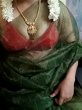 Snapshot of yourtamilcouple chatting on February 20, 5:51 pm yourtamilcouple online show from February 20, 5:51 pm