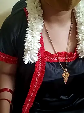 Snapshot of yourtamilcouple chatting on February 22, 5:35 pm yourtamilcouple online show from February 22, 5:35 pm