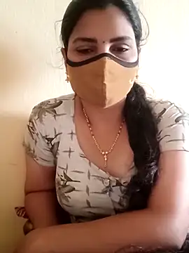 Snapshot of yourtamilcouple chatting on March 4, 11:51 am yourtamilcouple online show from March 4, 11:51 am