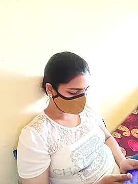 Snapshot of yourtamilcouple chatting on March 5, 5:50 am yourtamilcouple online show from March 5, 5:50 am