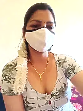 Snapshot of yourtamilcouple chatting on March 15, 6:47 am yourtamilcouple online show from March 15, 6:47 am