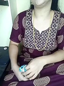 Snapshot of yourtamilcouple chatting on October 5, 10:57 am yourtamilcouple online show from October 5, 10:57 am