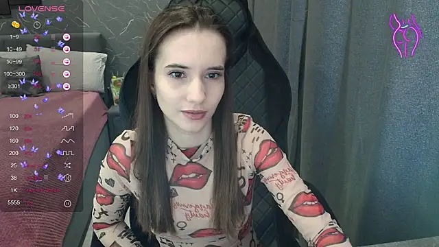 Alice Weiss online show from May 2, 10:09 am