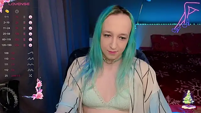 Snapshot of SexyTrixyLove chatting on December 9, 12:08 pm SexyTrixyLove online show from December 9, 12:08 pm
