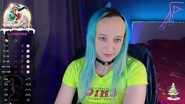 Snapshot of SexyTrixyLove chatting on December 16, 5:06 am SexyTrixyLove online show from December 16, 5:06 am