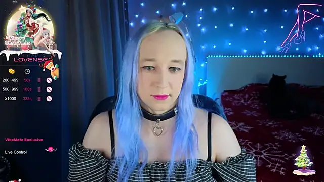 Snapshot of SexyTrixyLove chatting on January 16, 6:56 am SexyTrixyLove online show from January 16, 6:56 am