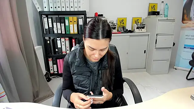 kilenyapatrice online show from October 13, 10:59 am