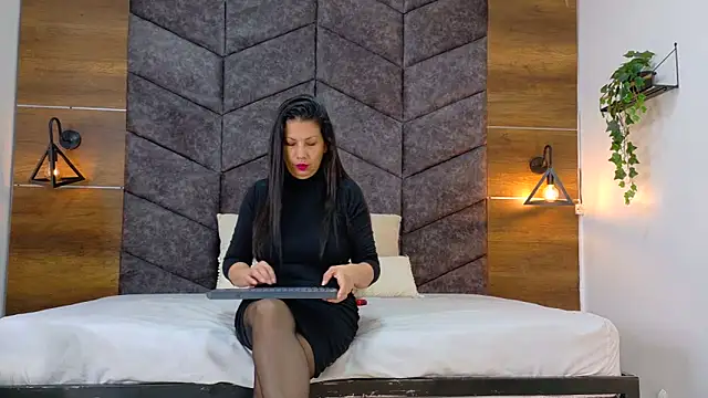 JaylaScott   online show from November 1, 11:51 pm