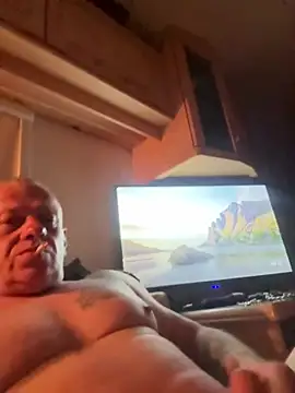 JakubW79 online show from May 10, 1:33 am