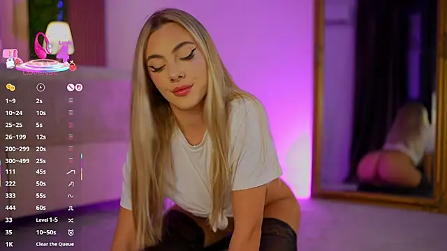 Snapshot of FrancescaNappi chatting on September 22, 5:15 pm FrancescaNappi online show from September 22, 5:15 pm